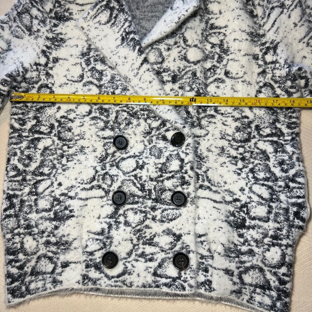 KUT from the Kloth Snakeskin Eyelash Knit Double Breasted Jacket Small - Picture 8 of 9